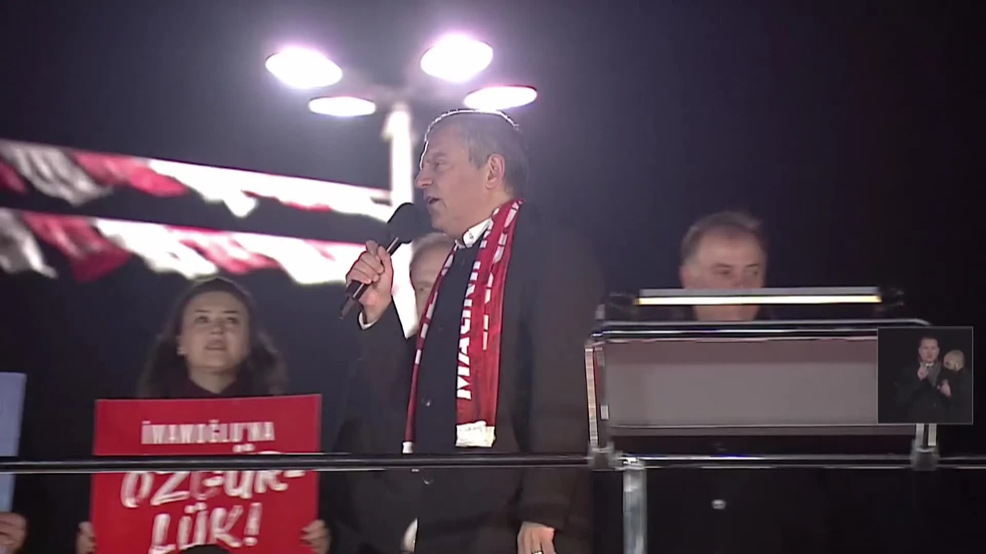 CHP’nin Pendik mitingi… Özgür Özel: “Oval Ofis merkezli siyaset yapanları Anadolu merkezli, vicdan merkezli siyaset yapmaya davet ediyorum”